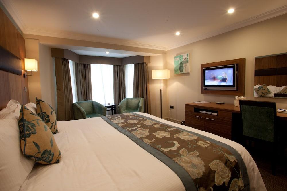 Ramada By Wyndham Cheltenham Golden Valley المظهر الخارجي الصورة