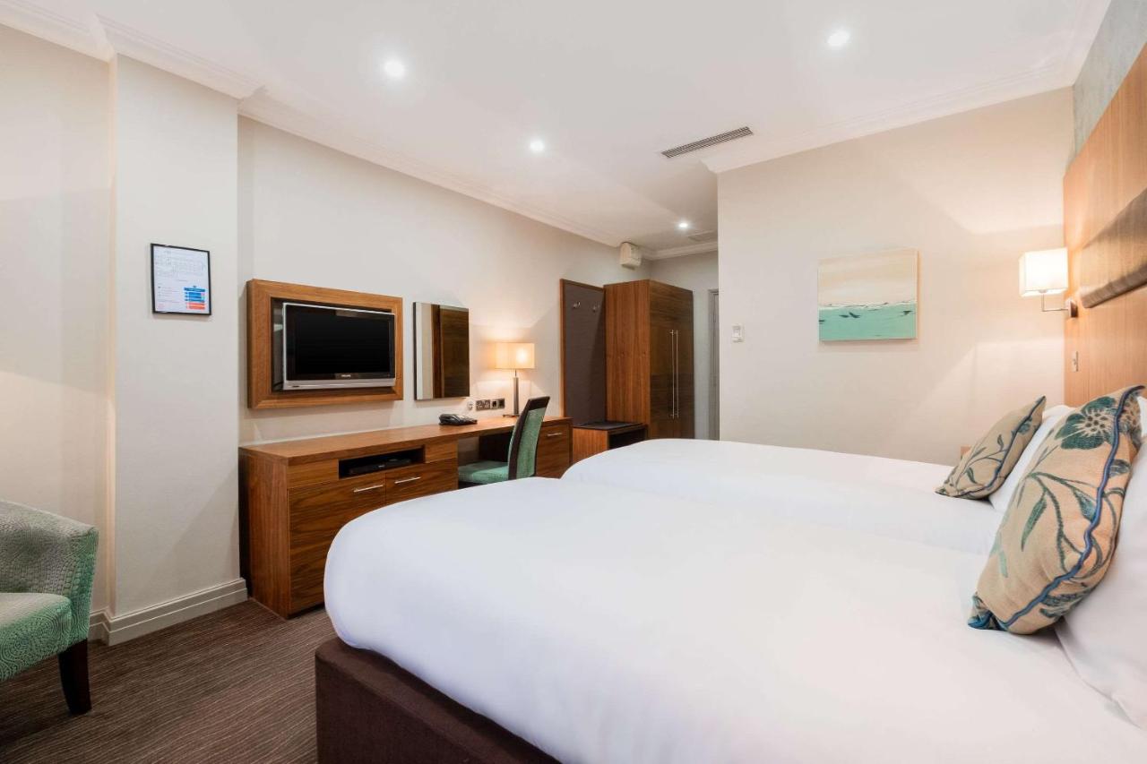 Ramada By Wyndham Cheltenham Golden Valley المظهر الخارجي الصورة