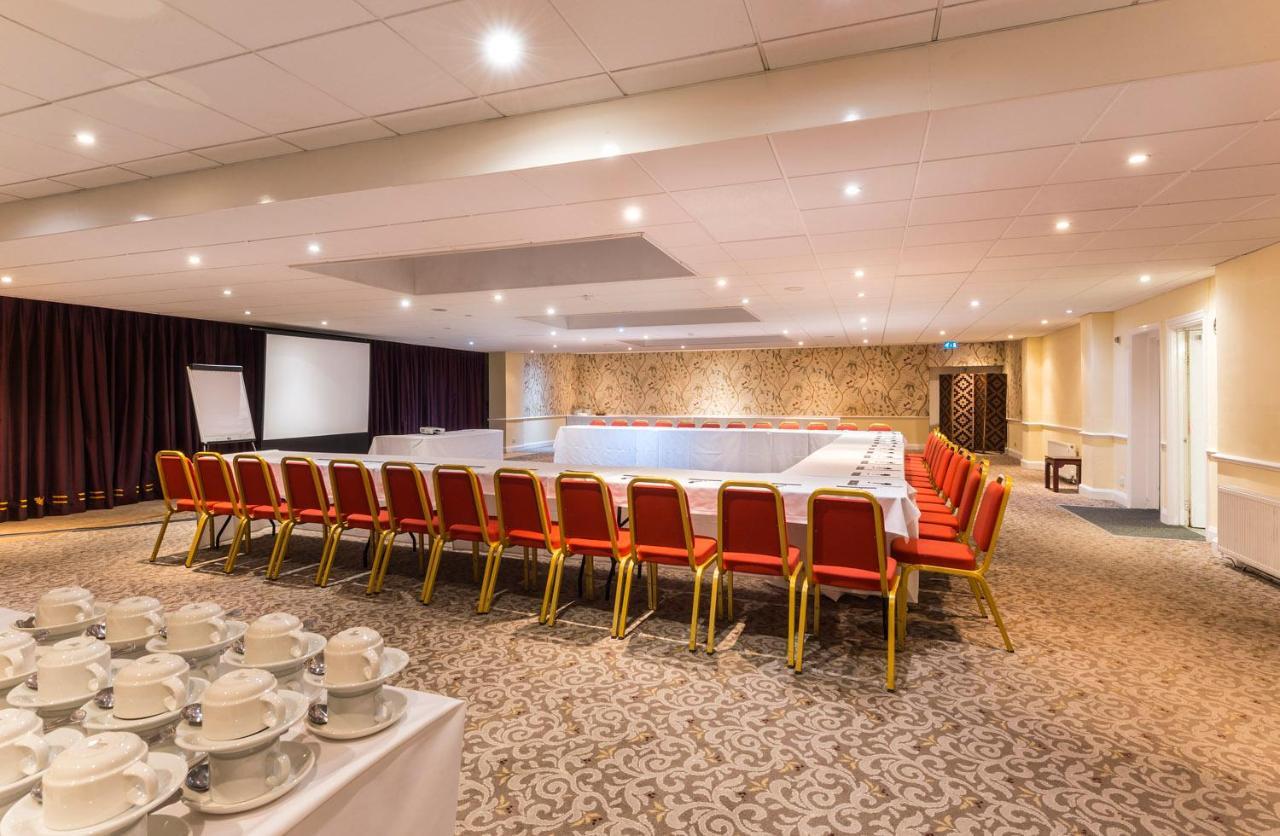 Ramada By Wyndham Cheltenham Golden Valley المظهر الخارجي الصورة