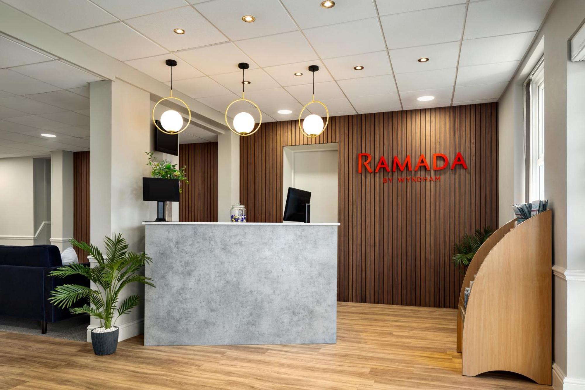 Ramada By Wyndham Cheltenham Golden Valley المظهر الخارجي الصورة