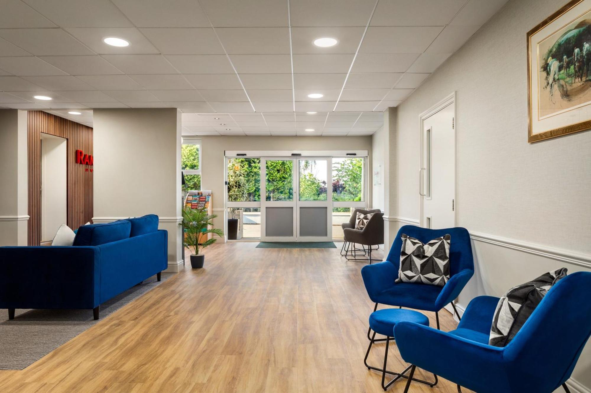 Ramada By Wyndham Cheltenham Golden Valley المظهر الخارجي الصورة