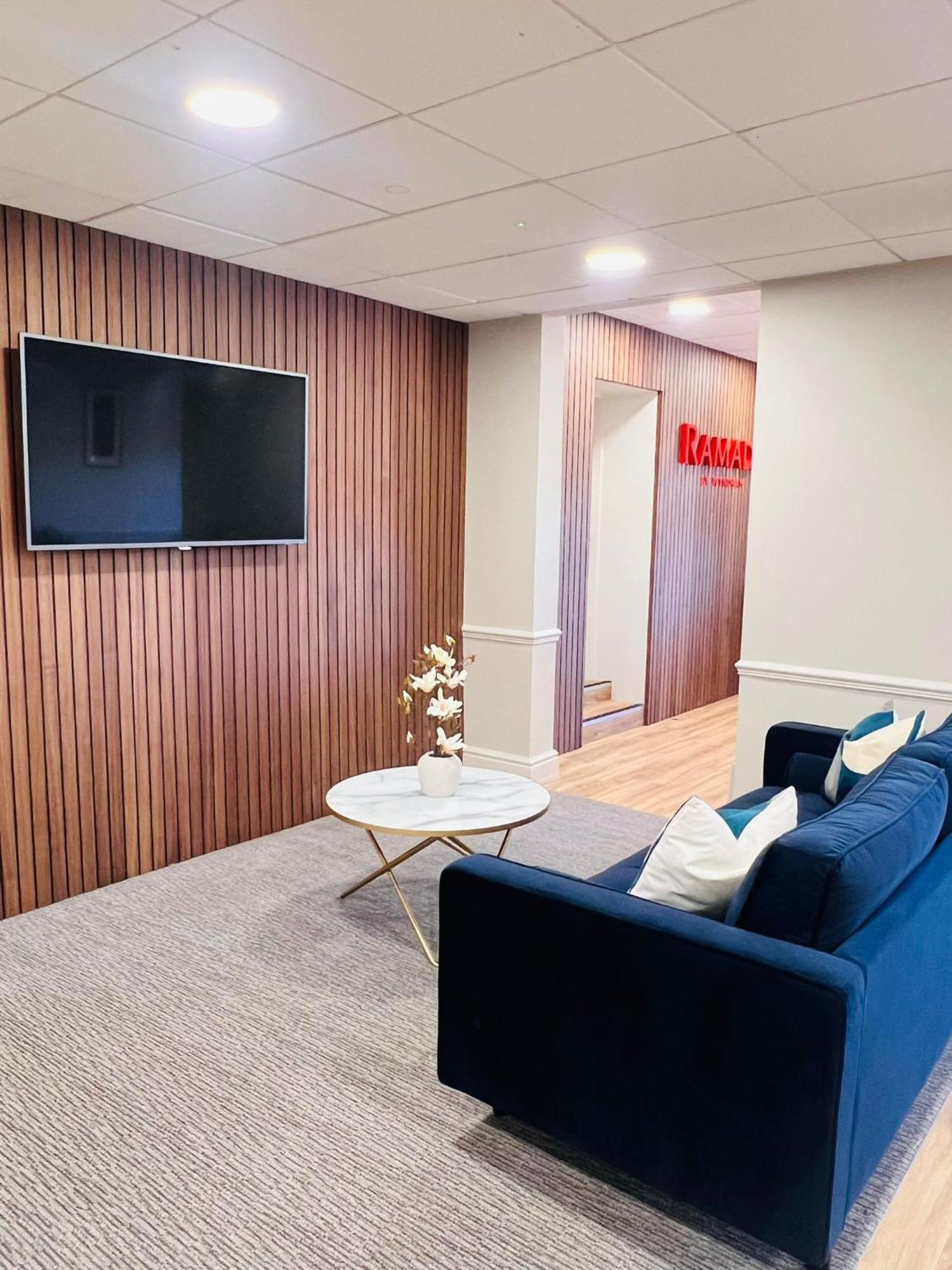Ramada By Wyndham Cheltenham Golden Valley المظهر الخارجي الصورة