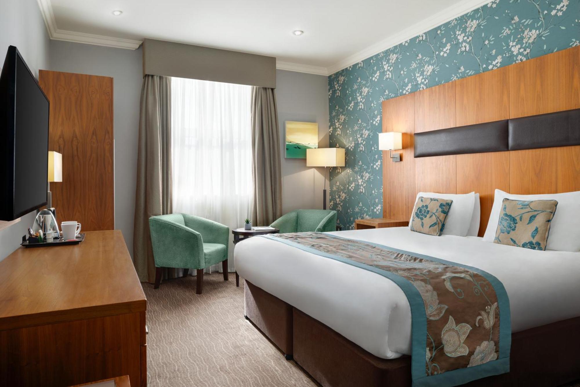 Ramada By Wyndham Cheltenham Golden Valley المظهر الخارجي الصورة