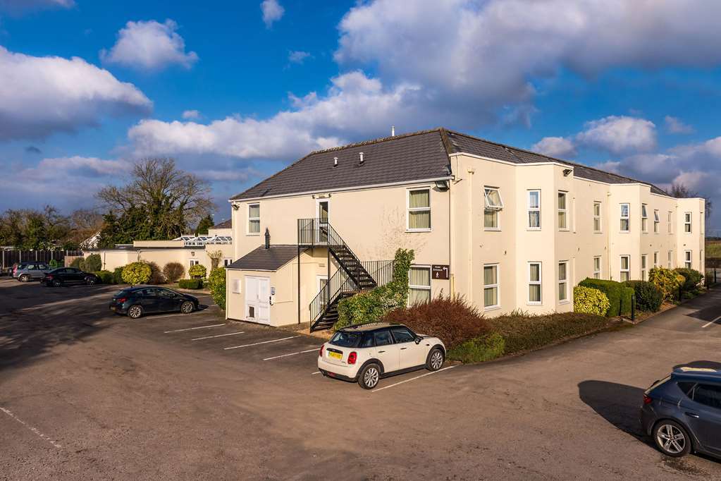 Ramada By Wyndham Cheltenham Golden Valley المظهر الخارجي الصورة